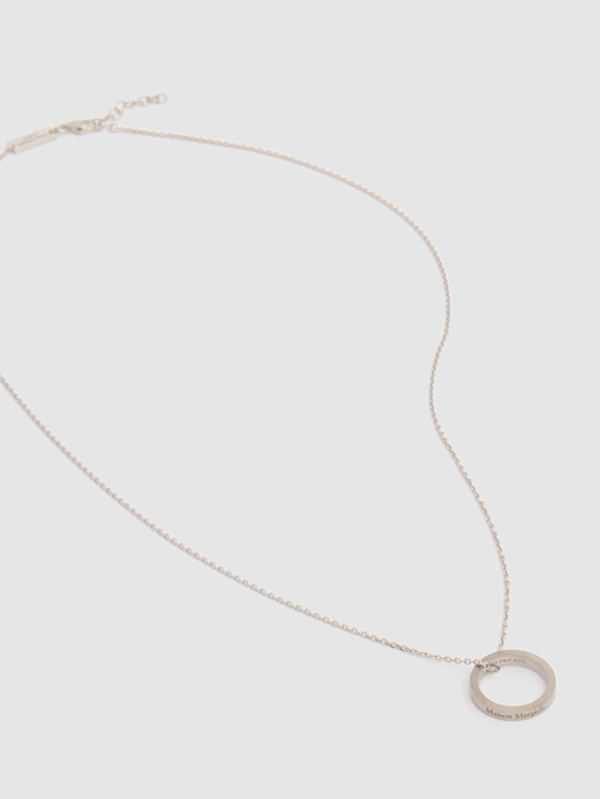 Luisaviaroma Collana con charm e logo inciso Offerte