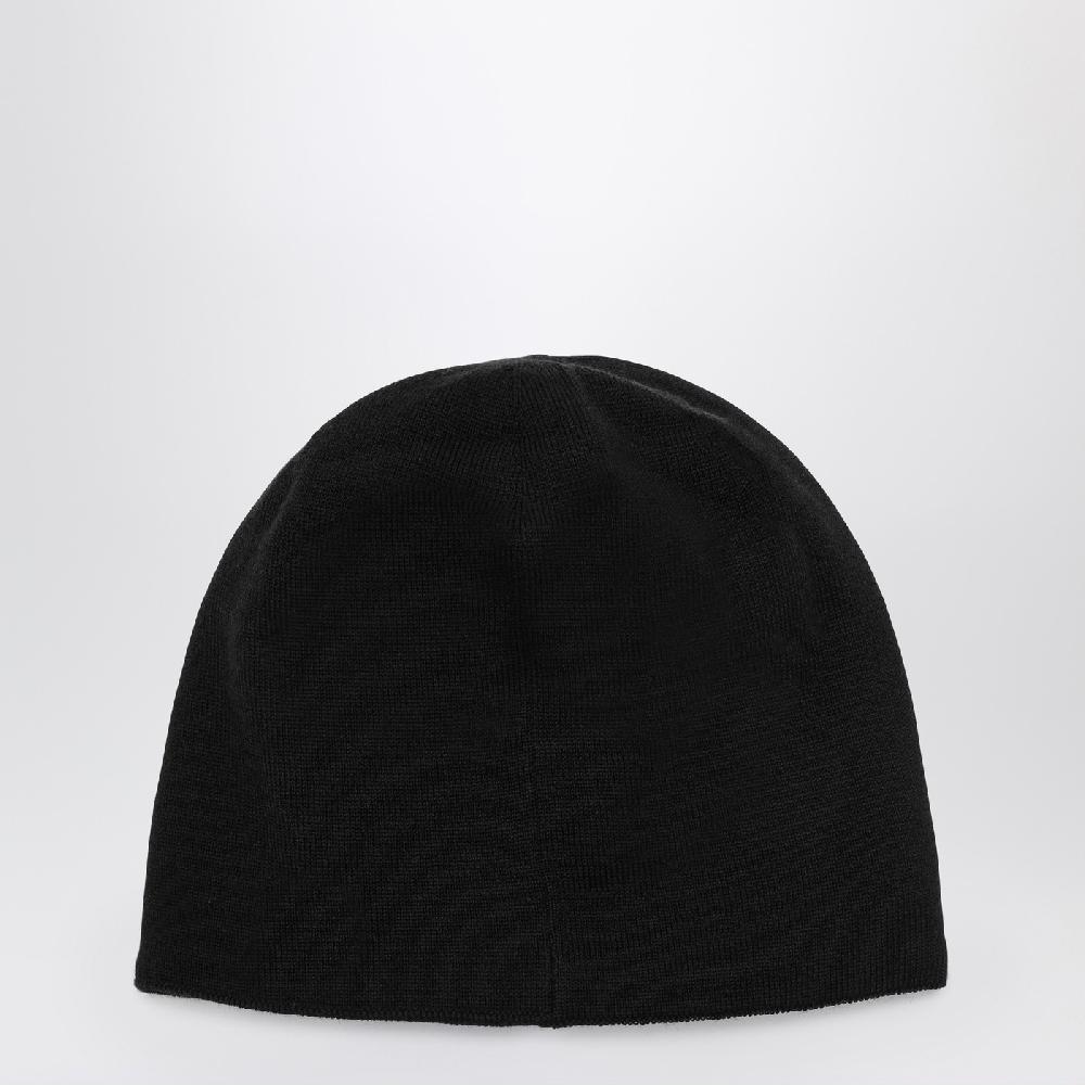 Canada Goose Cappello nero con patch Online