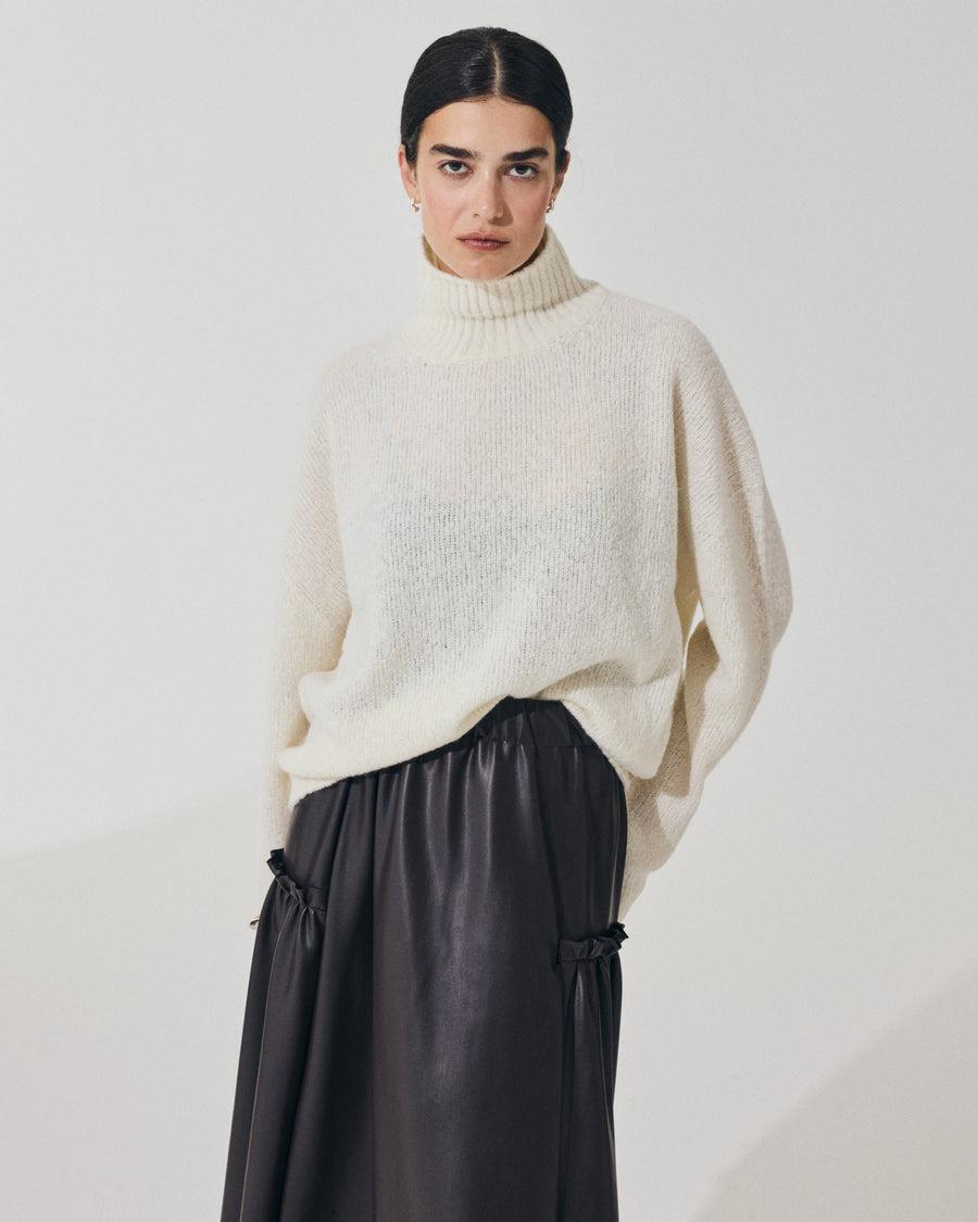 Scaglione TURTLE NECK OVER PUFFED CASHMERE MILK In Vendita