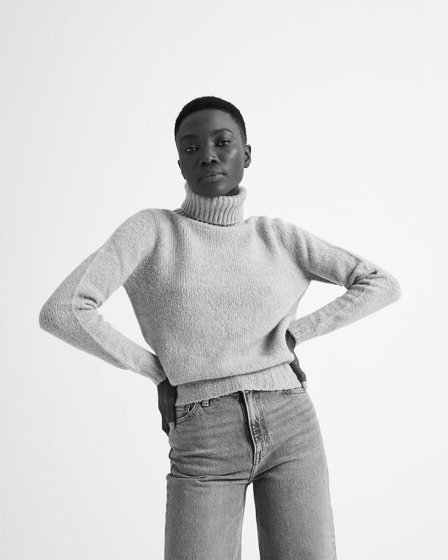 Scaglione TURTLE NECK SEAMLESS PUFFED MILK In Linea