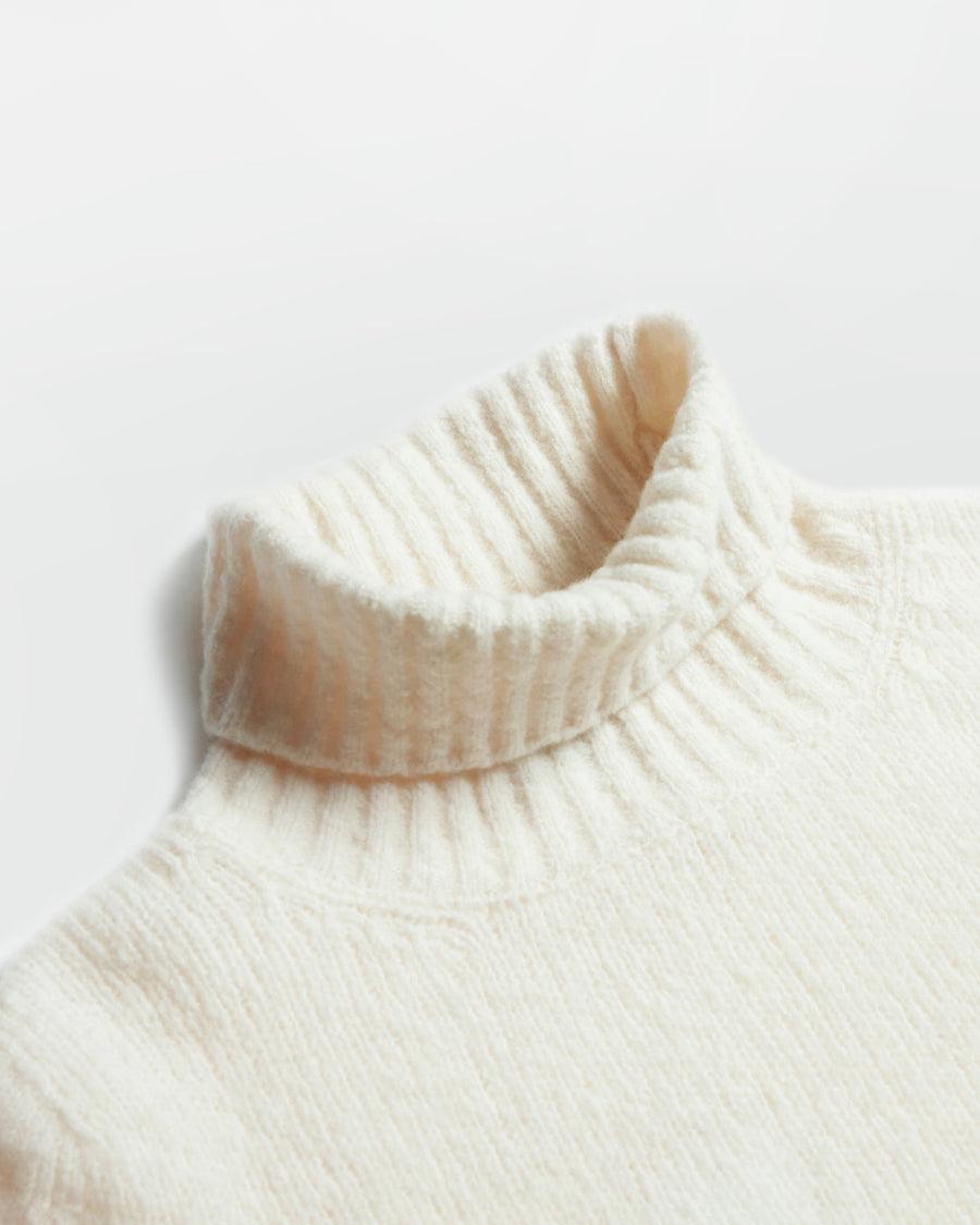 Scaglione TURTLE NECK SEAMLESS PUFFED MILK In Linea