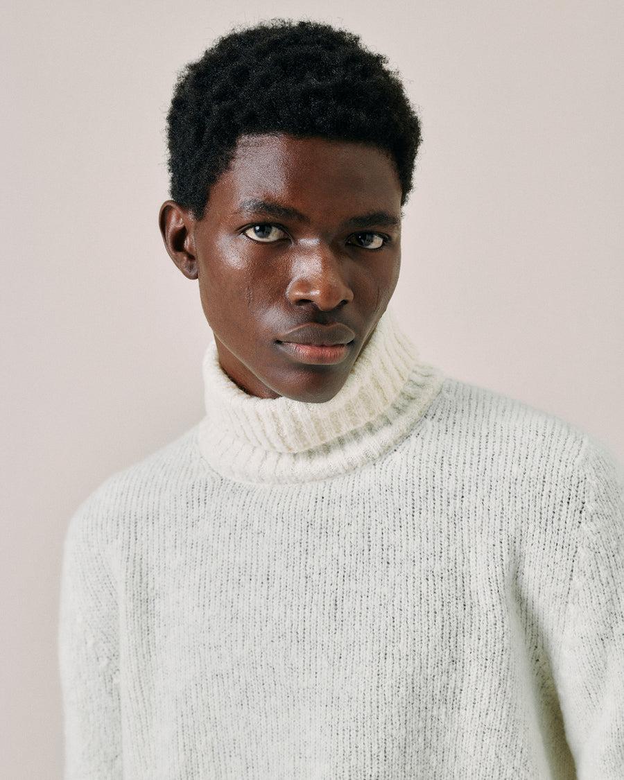 Scaglione TURTLE NECK SEAMLESS PUFFED CASHMERE MILK Sconti questo mese
