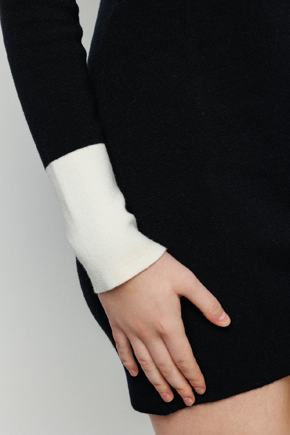 Akep ABITO CORTO AKEP CUT OUT Promozione Limitata