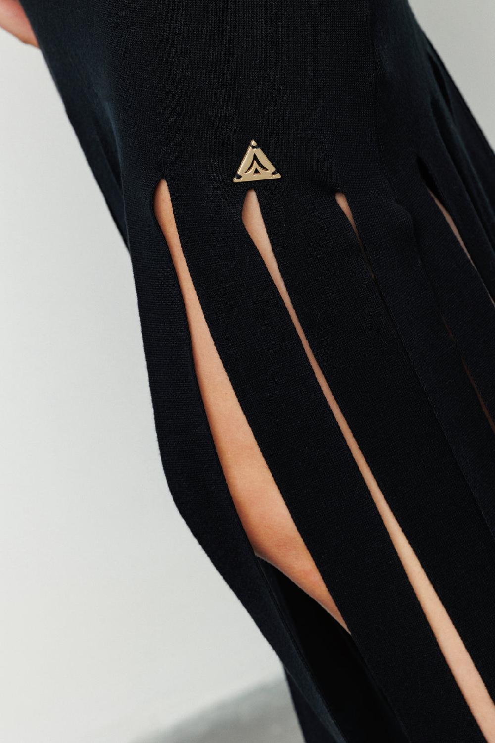 Akep ABITO LUNGO AKEP CUT OUT SULLA SPALLA CON FRANGE Saldi