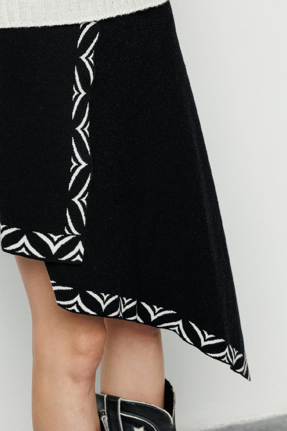 Akep GONNA CORTA AKEP A PORTAFOGLIO CON ORLO JACQUARD Nuovo