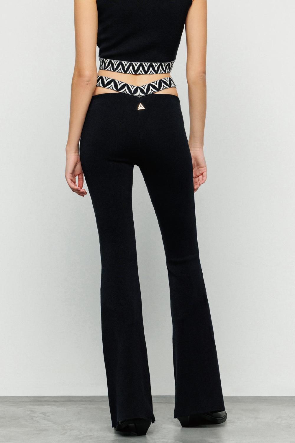Akep PANTALONE FLARE AKEP CON DETTAGLIO JACQUARD LOGO ALLOVER Offerte